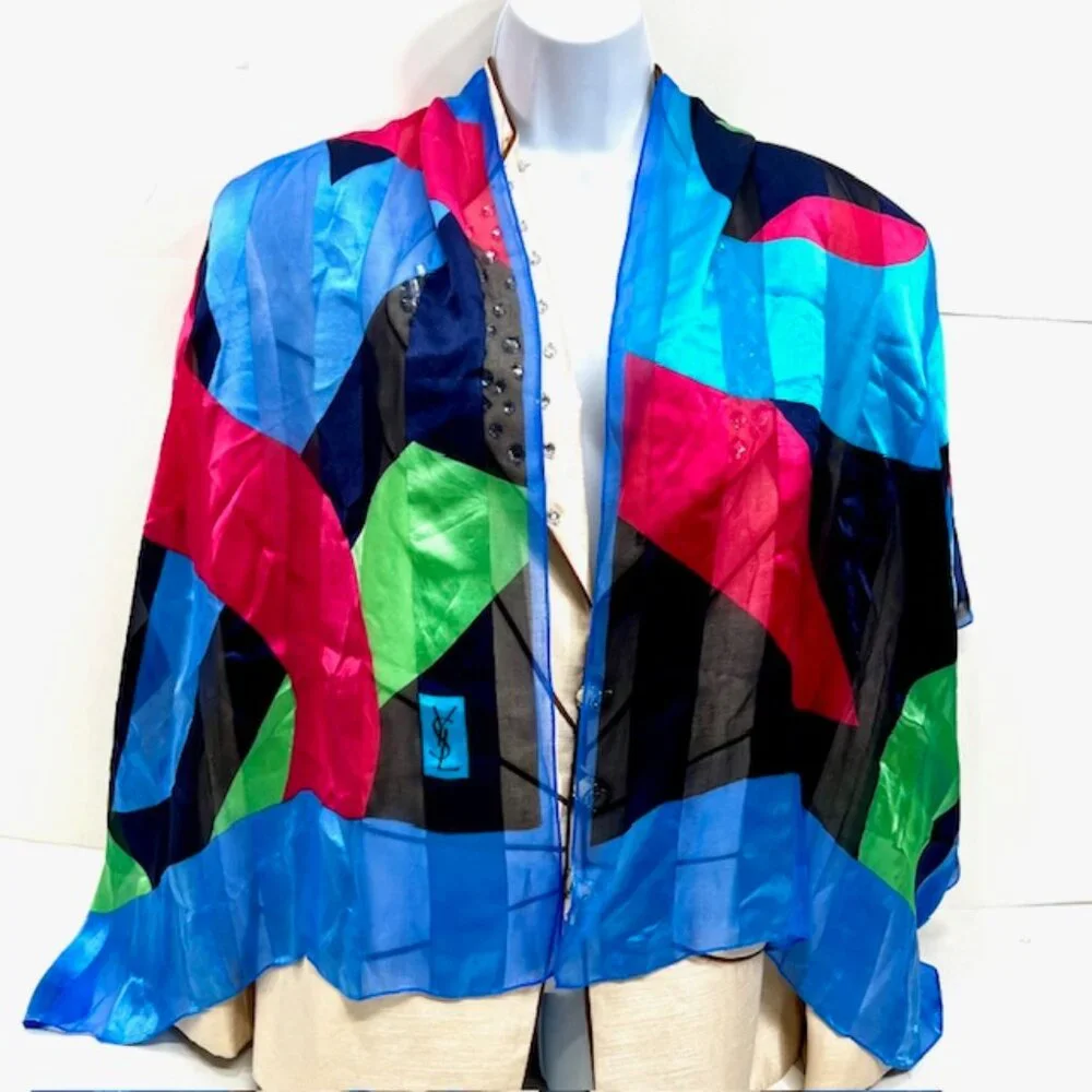 Vgt  Yves Saint Laurent 100% Silk Chiffon/Satin scarf 68x23 Black Red Green(33)
